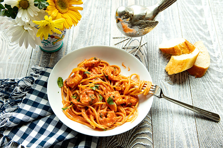 Spaghetti with Shrimp In Creamy Tomato Sauce