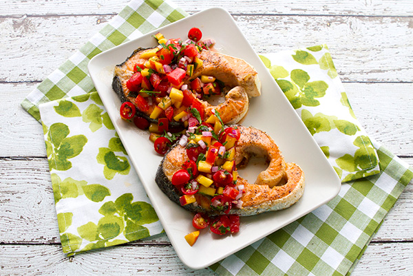 Grilled Salmon With Tomato Peach Relish