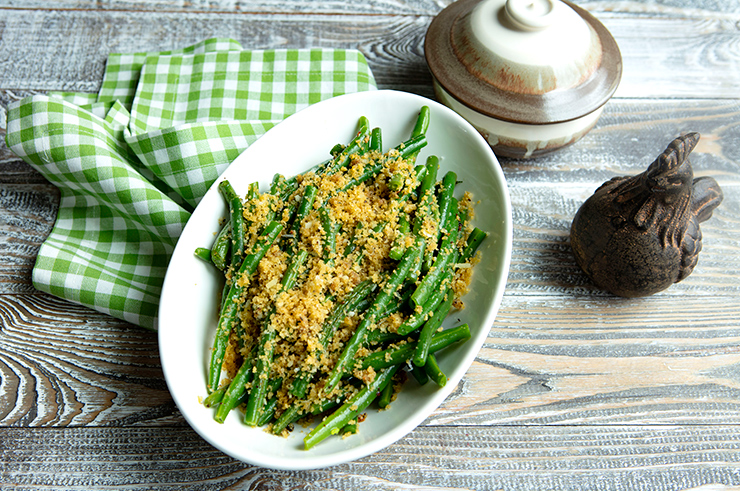 Crisp Green Beans With Anchovy Garlic Crumb Topping