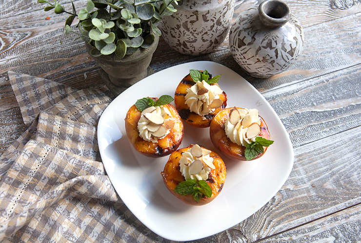 Grilled Peaches With Mascarpone Cream